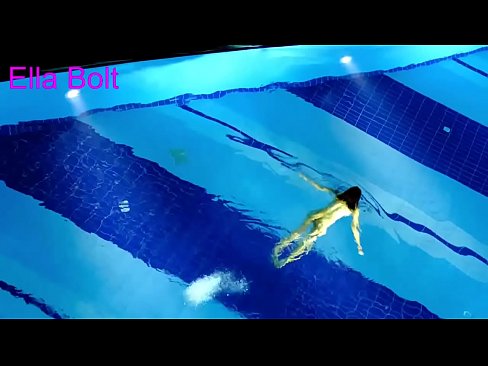 ❤️ Ik kin net ophâlde te sjen, jonge blonde fongen neaken swimmen yn ELLA BOLT resort pool Seks op fy.kassa-standupbar.ru ❌