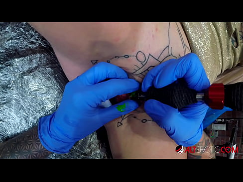 ❤️ Ekstreem tattooed hottie Sully Savage krige in tattoo op har klitoris Seks op fy.kassa-standupbar.ru ❌